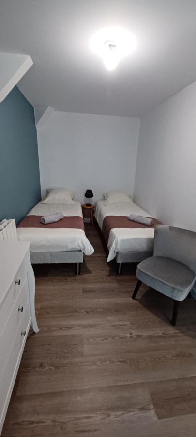 Le Logis De La Place Туар Экстерьер фото